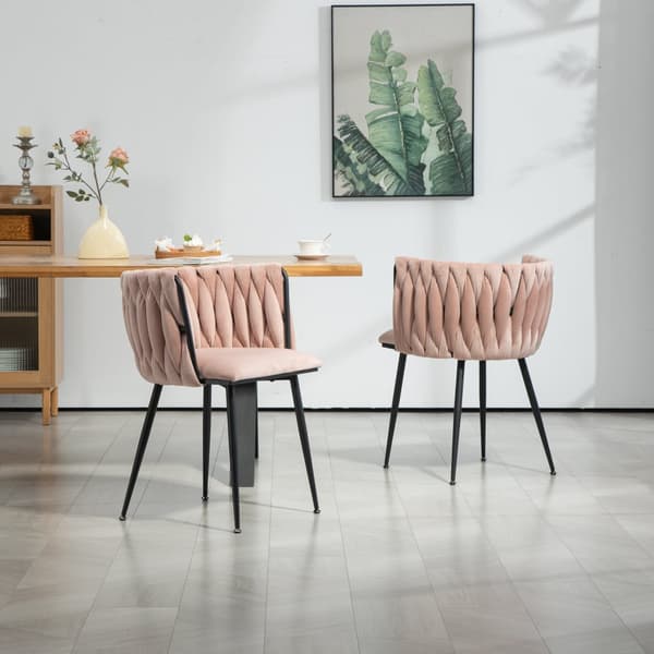 Modernt set med 2 sammetsstolar – elegant handvävt ryggstöd, guldfärgade metallben och mjuk sits