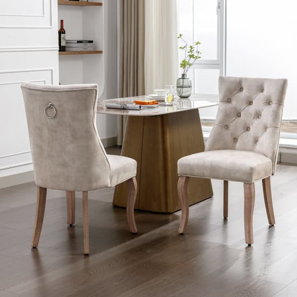 Stole 2-pak – Lys beige velour med høj ryg og knappolstring – Elegante spisebordsstole med massive træben