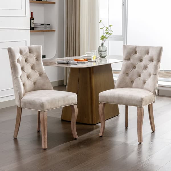 Stole 2-pak – Lys beige velour med høj ryg og knappolstring – Elegante spisebordsstole med massive træben