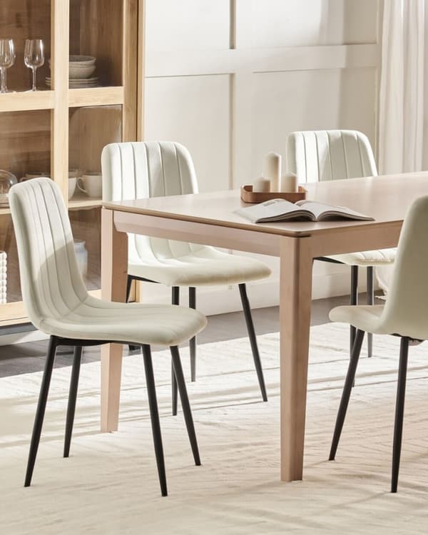 Set med 4 KALISPELL sammetsmatstolar, off-white, Lumarko!
