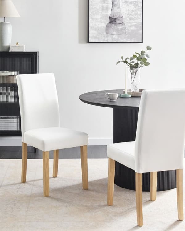 Set med 2 BROADWAY matstolar Ecoleather Vit Lumarko!
