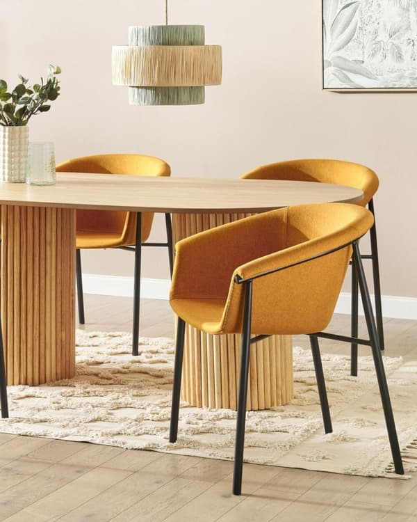 Set med 2 AMES Orange Lumarko matstolar!