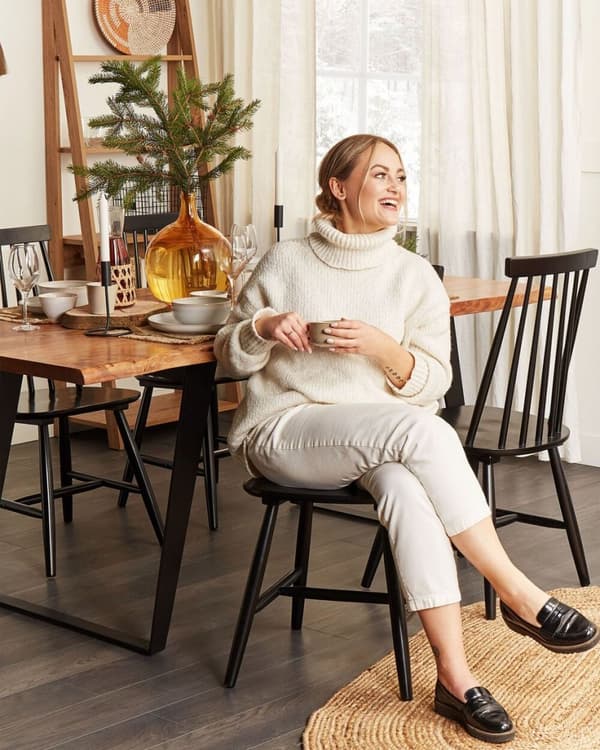 Sæt med 2 BURBANK spisestole træ sort Lumarko!