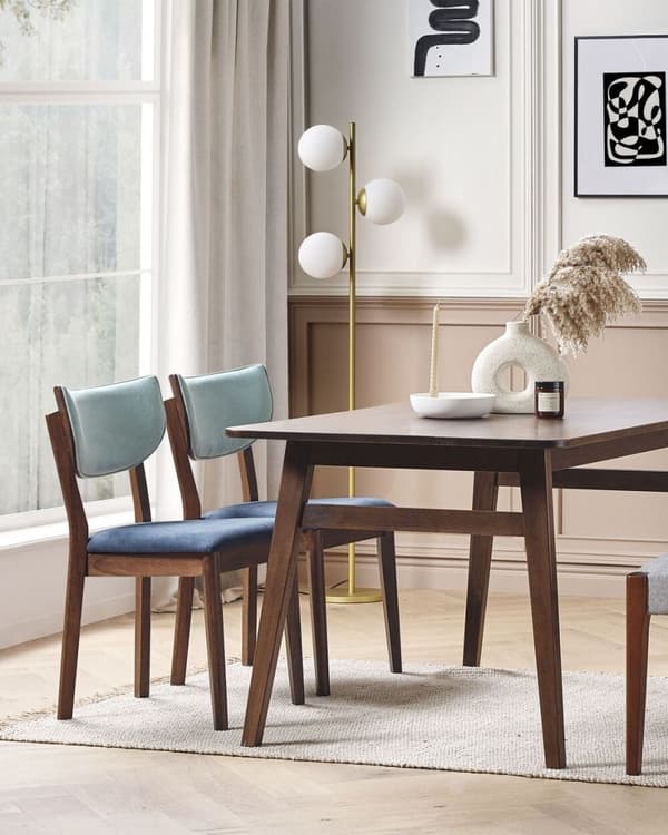 Set med 2 MOKA Trämatstolar Mörkblå Lumarko!