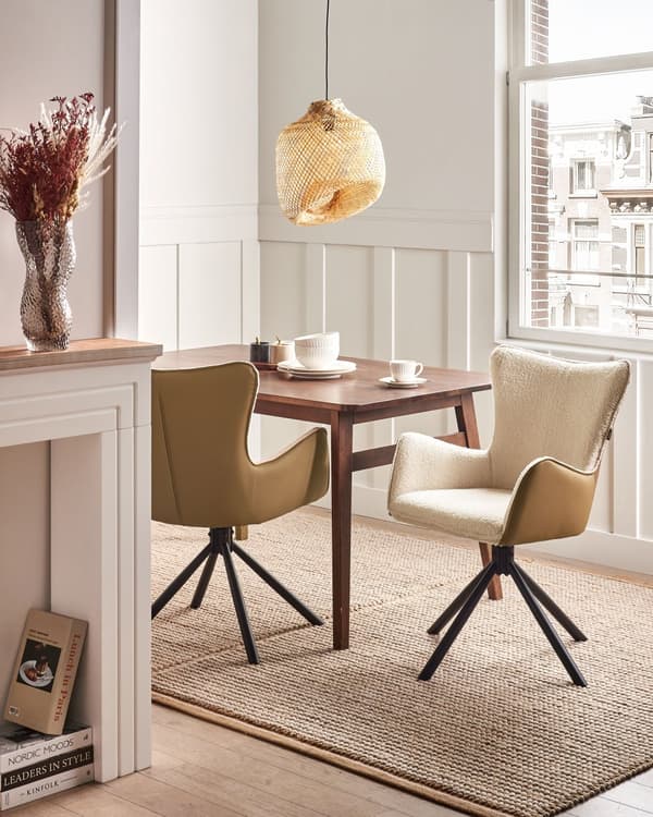 Sett med 2 Svingbare Spisestoler Lys Beige Boucle Trekk Roterende Understell i Metall
