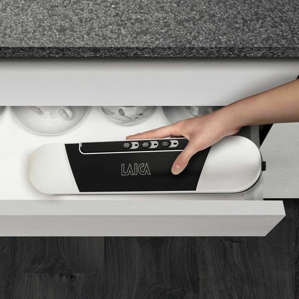 Vakuumforsegler LAICA VT3225 9 L/min Plast - Effektiv vakuumforsegler til madopbevaring med en kapacitet på 9 liter pr. minut.