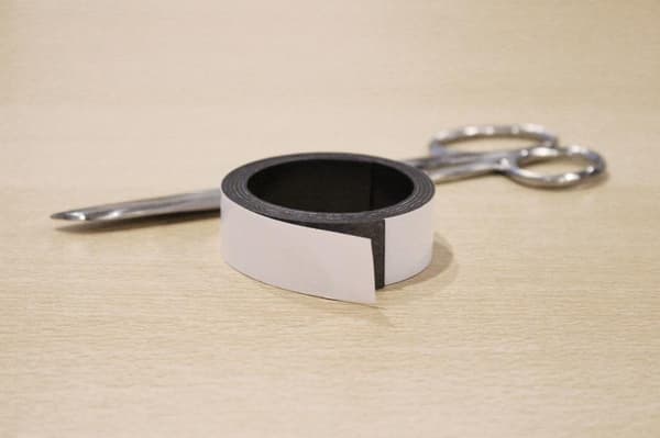 Kangaro K-5060 Magnettape Selvklæbende 12,5 mm X 1 Meter