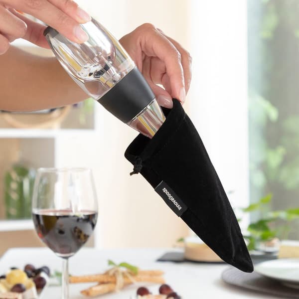 Professionell vin luftare med Tower Stand och icke-dropp Base Winair InnovaGoods