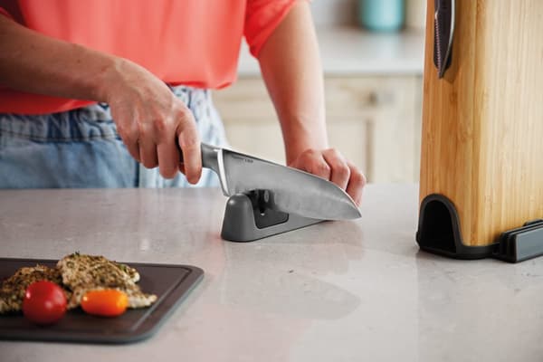BergHOFF Knivsliber - To-trins manuel sliber med ergonomisk greb og skridsikker bund
