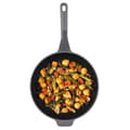 Pikkukuva 2 / 4: BergHOFF 30 cm wok - Stone+ -sarjan valualumiinia CeraGreen-pinnoitteella ja pehmell kahvalla