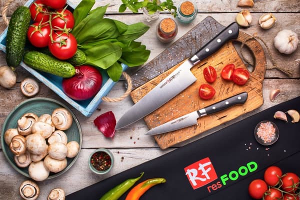Samura PRO-S Professionelt Køkkenknivsæt: Universalkniv & Kokkekniv Fremstillet af Premium Japansk Stål til Kulinarisk Ekspertise