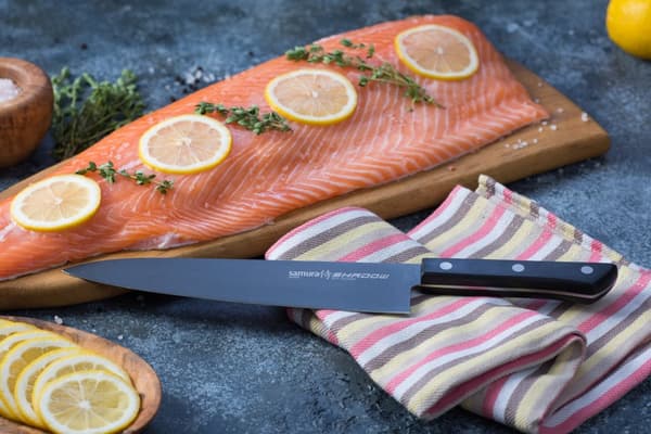 Samura Shadow køkkenkniv til begyndere, 3-delt knivsæt med 15 cm universalkniv, 9 cm grøntsagskniv og 21 cm kokkekniv. Fremstillet af ægte japansk stå
