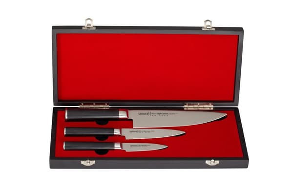 Samura MO-V Veitsisetti lahjapakkauksessa puulaatikossa, erittäin terävä, japanilaisesta AUS 8 ruostumattomasta teräksestä, 18 cm terä, G10 hiilikuitu