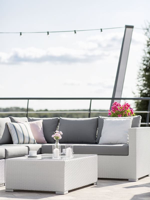 Trädgård Loungegrupp Vit Konstrotting Vit Dynor 8-sits med Fåtölj Bord och Ottoman