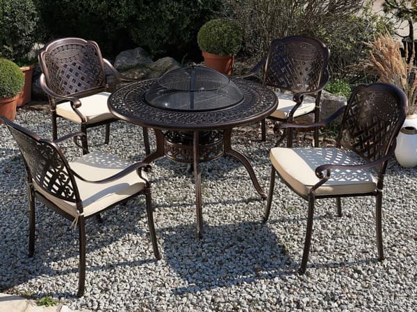 4-sits Uppsättning av Bruna Trädgårdsmöbler av Aluminium med Sittdynor