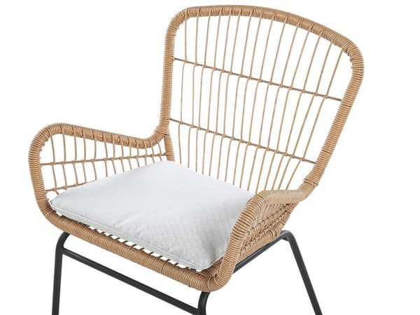Bistrosæt Brun Imiteret Rattan Sort Stålben 2 Stole med Grå Hynder Glasbordplade Moderne 2 Personers Udendørs Sæt