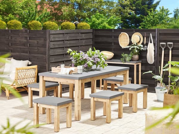 Trädgårdsmöbelset Grå Betong Imitation Ljust Akaciaträ 6-sits Bord och 6 Stolar Modern Industriell Design