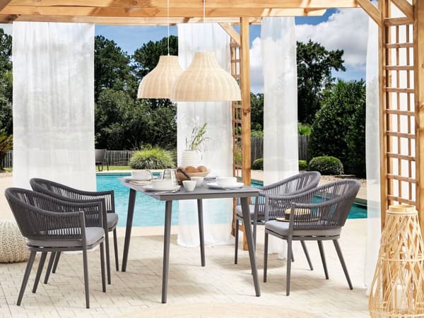 Have Spisestue Sæt 4 Personers Grå Metal Aluminium Mat Finish Udendørs Bord 4 stole Hynder Moderne Stil