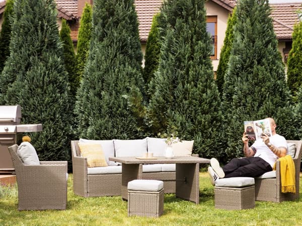 Loungesæt Beige Rattan 5 Personers Havesofa med Havestole Skammel Tilbehør Hynder Terrasse Indretning Udendørs Møbler Vejr Bestandig Regn