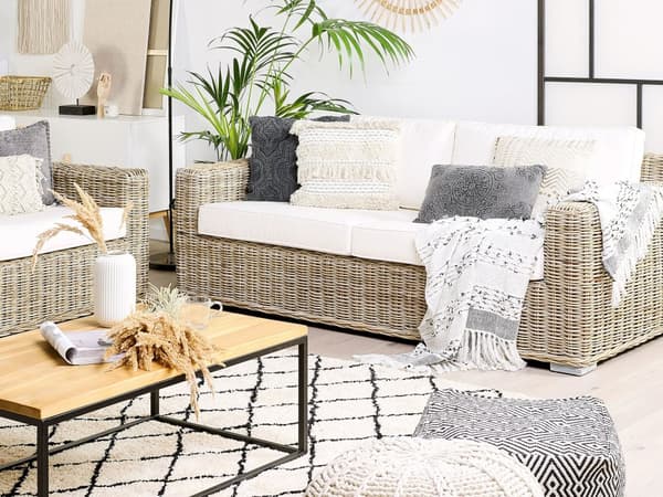 Loungesett Lysebrun Rotting Flettet Hvite puter 4 personer 2-seter sofa 2 lenestoler Hage Utendørs Boho
