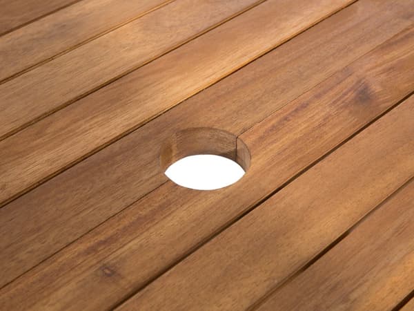 Hagemøbelsett Lys Akasietre 8-seters bord hvite puter sammenleggbare stoler Rustikk design