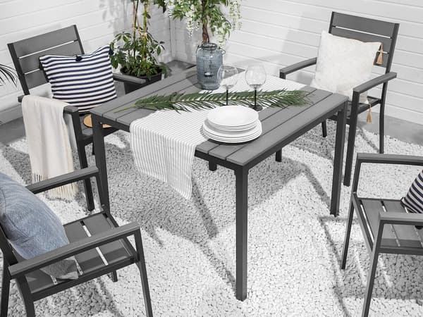 5-delers uteserveringssett grå 4-seters bordstoler med lamelldesign