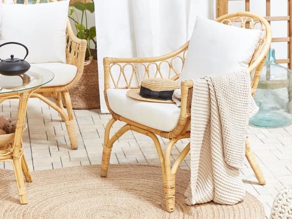 4-seters Hagesofasett Beige Rotting 2 Lenestoler og Rundt Sofabord med Glassplate