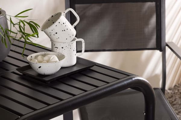 Borneo hagesett bord, 2 stoler svart.
