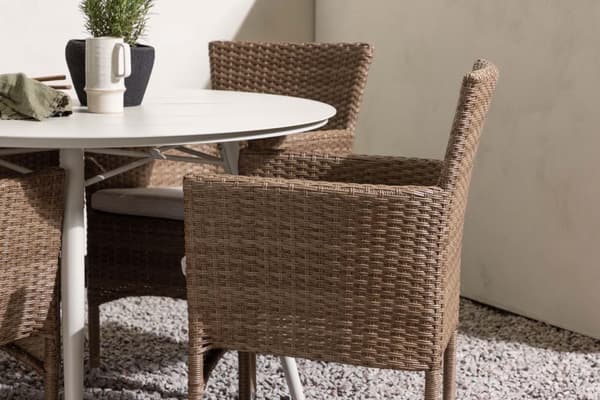 Lina hagesett bord Ø120cm beige, 4 stoler Malina natur.
