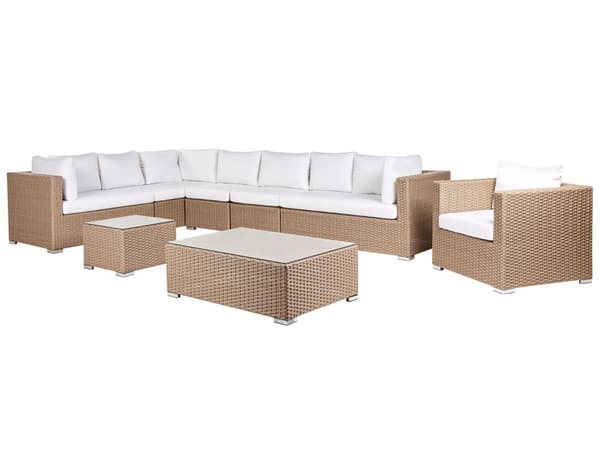 Hagesett Sandbeige flettet PE-rotting Hjørnesofa med lenestol og salongbord Hvite puter