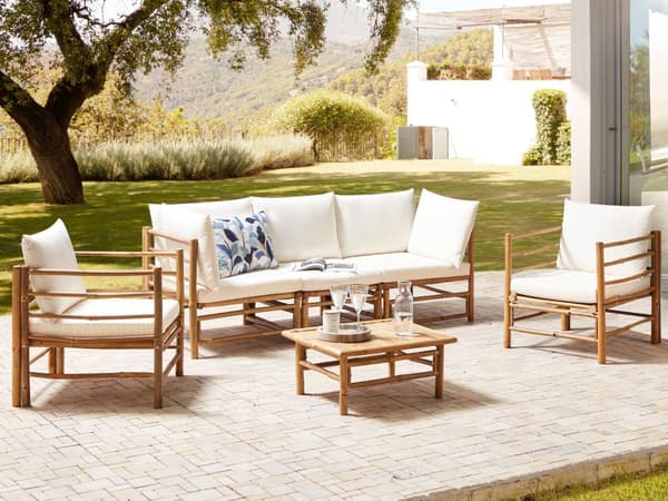 Hagesofasett Off-White Bambusputer 3-seters Sofa 2 Lenestoler med Sofabord Boho Design Utendørs Samtalesett