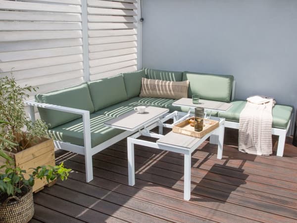 5-seters Hagesofasett Hvit Metallramme Beige Puter Sofabord med spalter Moderne Skandinavisk