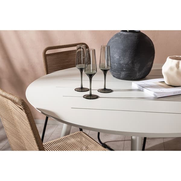 LinaLindos hagesett 1 spisebord, 4 stoler beige.