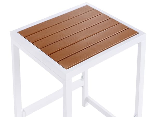 Hagespisesett 3 deler Brunt Polytre Hvitt Stål Rektangulært Bord 2 Krakker Innendørs Utendørs Moderne Design
