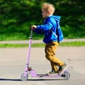 Pikkukuva 1 / 8: Taitettava temppuscooter, lasten alumiini LED-pyörillä, violetti