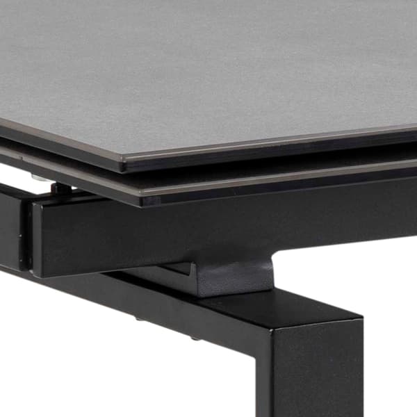 Hummar spisebord 160/240 cm inkl. 2 tillægsplader sort.