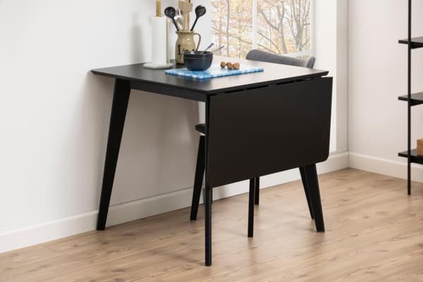 Roxby matbord inkl. 1 tillægsplade 40cm svart.