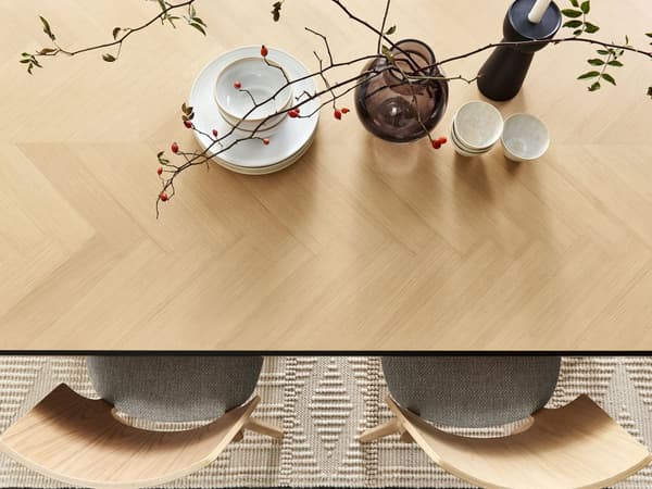 Spisebord lyst træ med sort MDF gummitræ 180 x 90 cm Rektangulært til 6 personer Traditionel spisestue