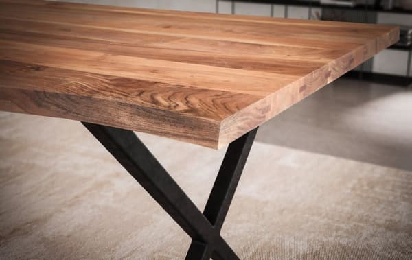 Rootz Matbord i massivt akaciaträ - Köksbord - Rektangulärt bord - Naturligt trä ådring - Unik trädkantsdesign - X-formade metallben - 140 cm x 80 cm