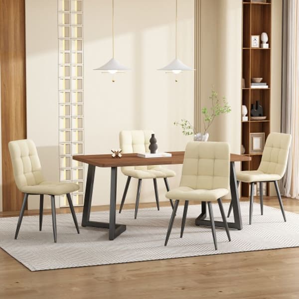Matgrupp (5 delar), matbord med 4 stolar, stolar i beige sammet.