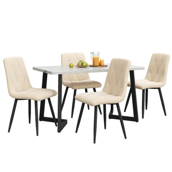 Matgrupp, rektangulärt matbord, köksstolar i beige sammet, svarta bordsben