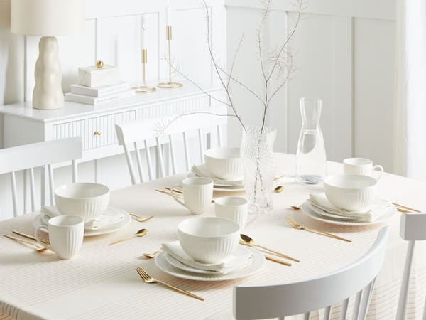 Set om 16 Delar Vitt Porslin Kaolin Handgjort Glansig Finish Service för 4 Personer Klassisk Design Kök Matsal
