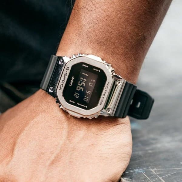 Unisex ur Casio G-Shock GM-5600U-1ER (Ø 43 mm)