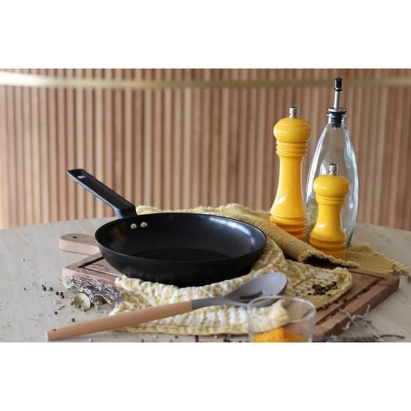Stekpanna - MENASTYL - 6020636 - Smidd aluminium - 24 cm - Svart - Lämplig för alla spishällar inklusive induktion