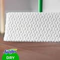 Miniatyrbild 3 av 3: SWIFFER Dry Wipes Refills för dammfångande kvast, paket med 36 refills