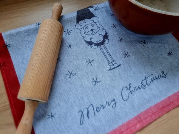 Julkökshandduk ZWOLTEX jultomtemönster jultomten gråröd