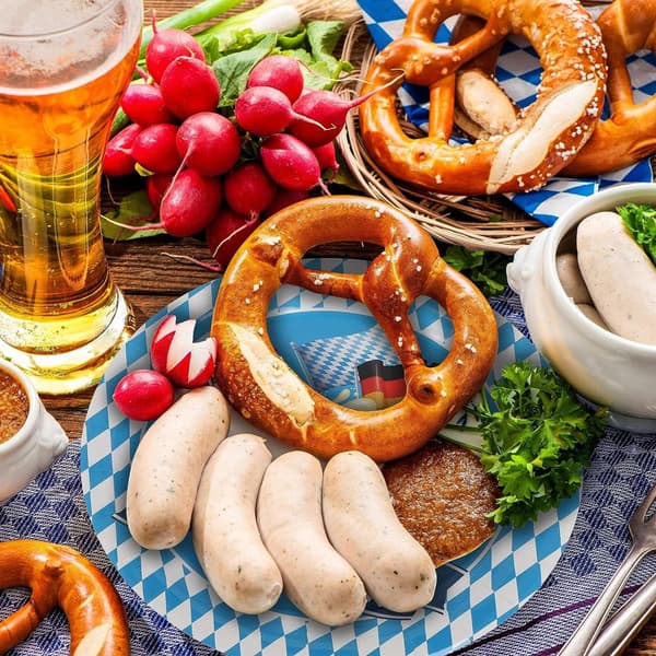 Oktoberfest papirplader 10-pak - komfortable, generøse, levende farver, festlige designs, klassisk bayersk design