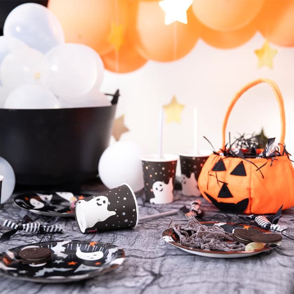 Halloweenspöke Papperstallrik 6-pack