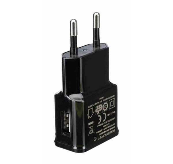 USB-sovitin, 3,7 × 7 cm, musta