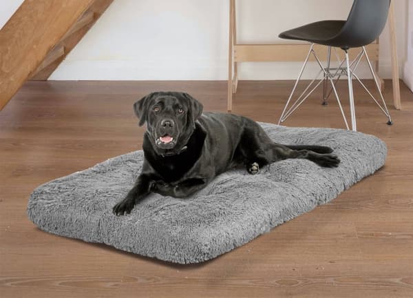 Hundsängkudde hög sida shaggy 130x90 cm ljusgrå